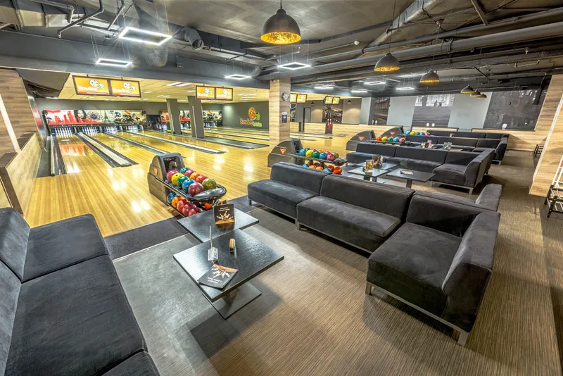 Bowling Stockholm – Firmen-Teambuilding in einem Bowlingzentrum