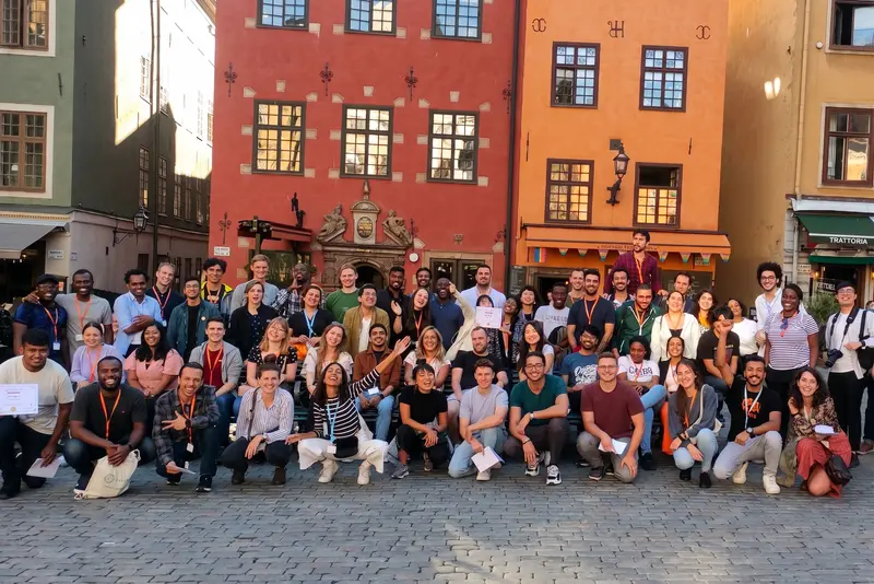 Närbild på en träkodbox — rekvisita Treasure Hunt Stockholm